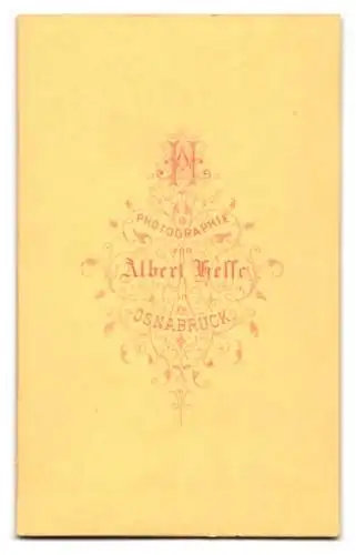 Fotografie Albert Hesse, Osnabrück, Zwei jugendliche Mädchen in langen taillierten Kleidern mit weissen Krägen