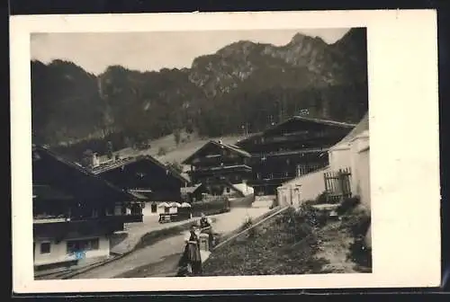 AK Alpbach, Dorfplatz gegen Gratlspitze