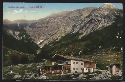AK Griesener Alm /Kaisergebirge, Bauernhaus mit Panorama