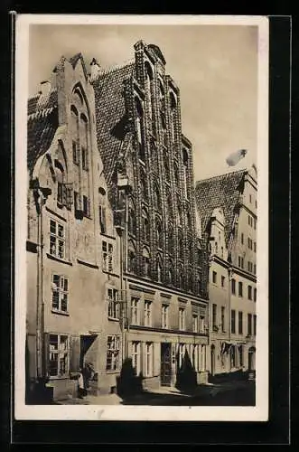 AK Stralsund, Altes Giebelhaus in der Semlowerstrasse
