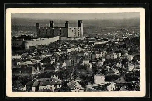 AK Bratislava, Ortsansicht mit der Burg