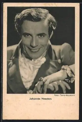 AK Schauspieler Johannes Heesters, mit grossem Ring