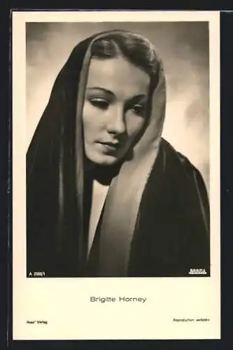 AK Schauspielerin Brigitte Horney mit Kopfbedeckung
