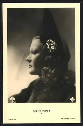 AK Schauspielerin Marte Harell mit auffälligem Kopfschmuck