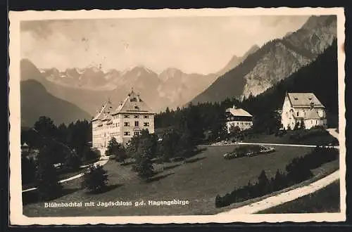 AK Werfen, Blühnbachtal, Panorama mit Jagdschloss gegen das Hagengebirge