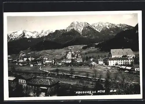 AK Neuberg a. d. Mürz, Ortsansicht vor schneebedeckten Bergen