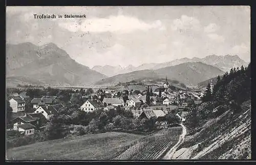 AK Trofaiach /Steiermark, Ortsansicht mit Berghang