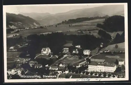 AK Mürzzuschlag /Steiermark, Teilansicht aus der Vogelschau mit Schloss