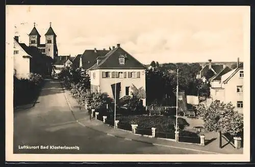 AK Bad Klosterlausnitz, Strassenansicht mit Kirche