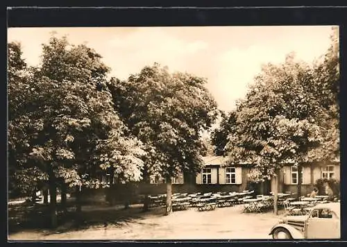 AK Karl-Marx-Stadt-Borna, Die Gaststätte Waldeshöhe mit Aussenbereich