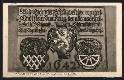AK Marktredwitz, Wappen mit Inschrift am Rathaus