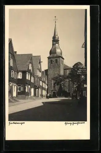 AK Hückeswagen, Strassenpartie mit Kirche und Haus der Bergischen Volkszeitung