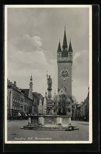 AK Straubing, Theresienplatz mit Brunnen und Uhrturm