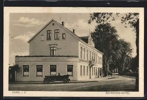 AK Varel i. O., Bahnhofs-Hotel F. Ahrens mit Strasse