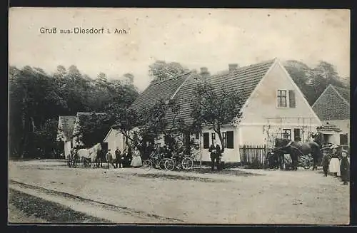 AK Diesdorf / Altmark, Strassenpartie mit Anwohnern