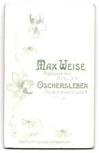 Fotografie Max Weise, Oschersleben, Halberstädterstr. 2, Junges Paar in hübscher Kleidung