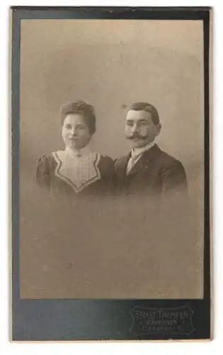 Fotografie Ernst Trempler, Hannover, Cellerstr. 19, Junges Paar in hübscher Kleidung