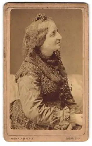 Fotografie Kozmata Ferencz, Budapest, Portrait Gräfin Ifginie Therese Dadanyi de Gyülvesz