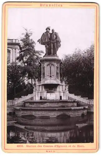 Fotografie Römmler & Jonas, Dresden, Ansicht Bruxelles, Statues des Comtes d`Egmont et de Horn