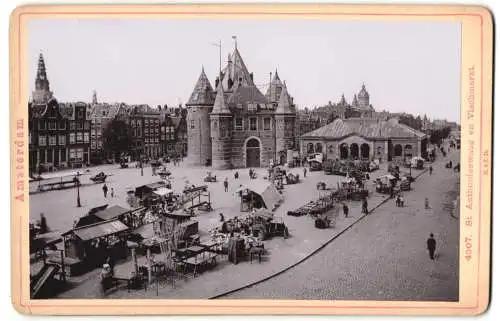 Fotografie Römmler & Jonas, Dresden, Ansicht Amsterdam, Blick auf den Vischmarkt mit St. Anthoniuswaag, Markszene