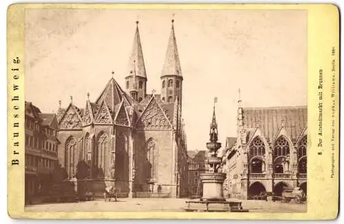 Fotografie Sophus Williams, Berlin, Ansicht Braunschweig, Blick auf den Altstadtmarkt mit Brunnen