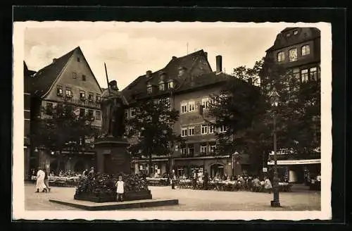 AK Jena, Marktplatz Feuchte Ecke mit Denkmal