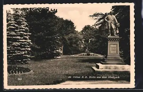 AK St. Pölten /N.D., Kaiser Josef-Denkmal im Stadtpark