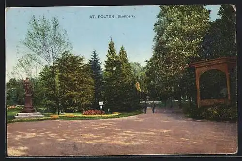 AK St. Pölten, Stadtpark mit Spaziergängern