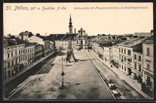 AK St. Pölten /N.Ö., Rathausplatz mit Franziskanerkirche und Dreifaltigkeitssäule