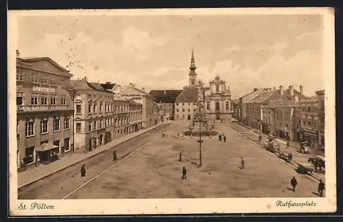 AK St. Pölten, Rathausplatz mit Fussgängern