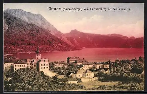 AK Gmunden /Salzkammergut, Ortsansicht vom Calvarienberg mit dem Traunsee