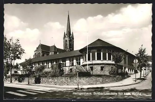 AK Heiligenhaus / Niederrhein, Suitbertusschule mit kath. Kirche