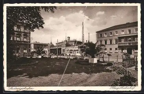 AK Ludwigshafen / Rhein, Hauptbahnhof mit Umgebung