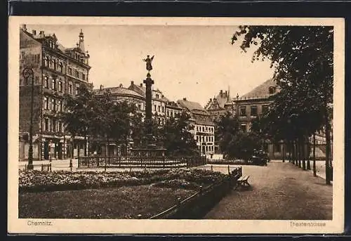 AK Chemnitz, Theaterstrasse mit Anlagen und Denkmal