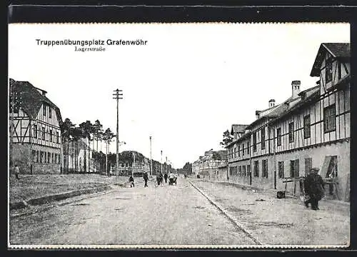 AK Grafenwöhr, Blick in die Lagerstrasse auf dem Truppenübungsplatz