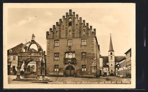 AK Hammelburg, Rathaus mit Brunnen und Kirche