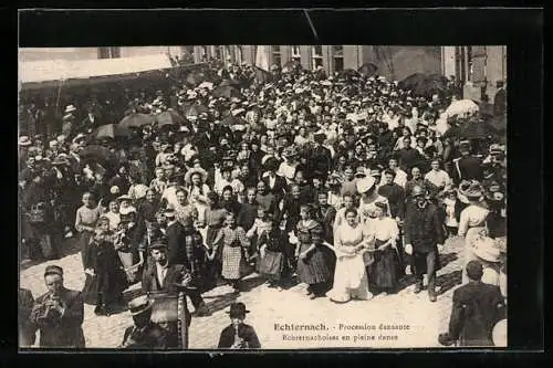 AK Echternach, Procession dansante, Echternachoises en pleine danse