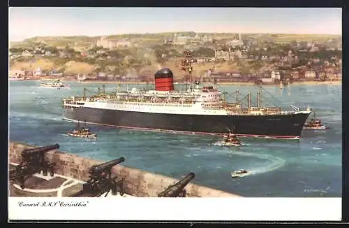 Künstler-AK Passagierschiff Cunard R.M.S. Carinthia, in der Bucht vor Stadt gesehen