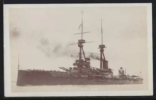 AK HMS Superb auf dem Wasser