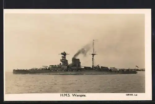 AK HMS Warspite im Wasser