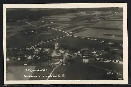 AK Neukirchen a. d. Enknach, Teilansicht mit Kirche, Fliegeraufnahme