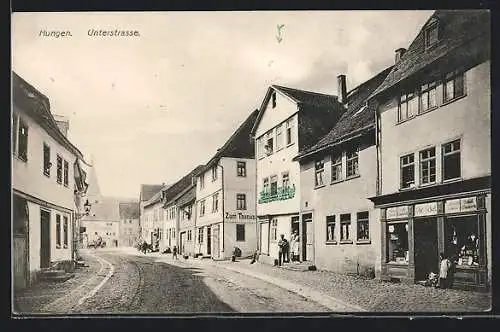 AK Hungen, Blick in die Unterstrasse mit Gasthaus Zum Taunus