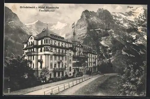 AK Grindelwald, Hotel Alpenruhe mit Fiescherhörner und Eiger