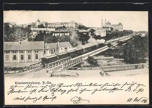 AK Klosterneuburg, Ortsansicht mit Eisenbahnbrücke
