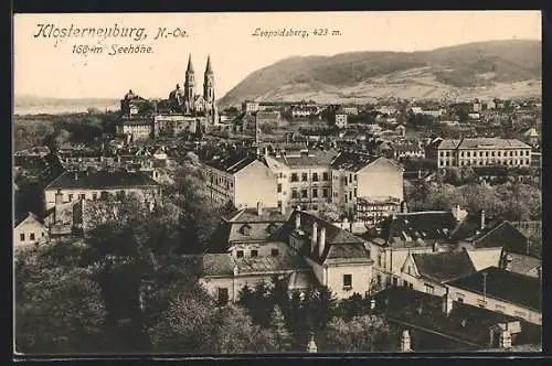 AK Klosterneuburg, Ortsansicht mit Leopoldsberg
