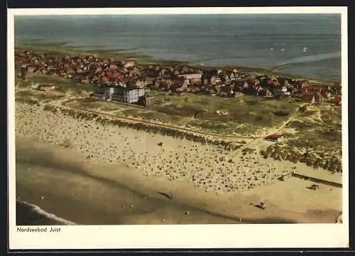 AK Juist /Nordsee, Ortsansicht mit Strand vom Flugzeug aus
