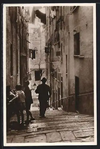 AK Genova, Kinder in einer alten Gasse