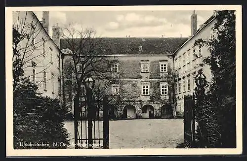 AK Ulrichskirchen /N.-Oe., Schlosseingang