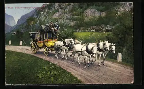 AK Postkutsche der Schweizerischen Gebirgspost unterwegs im Gebirge