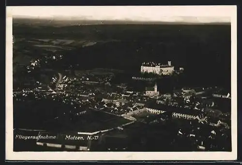 AK Matzen /Niederösterreich, Gesamtansicht, Fliegeraufnahme